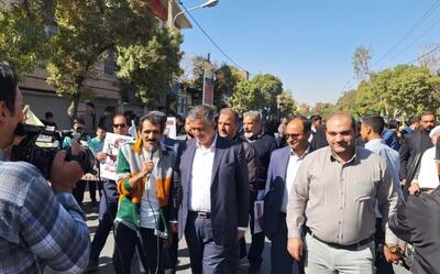  راهپیمایی ۱۳ آبان در اراک  آغاز شد