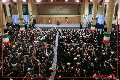  دیدار روز گذشته دانش‌آموزان و دانشجویان با رهبر انقلاب