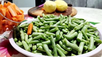  اگر تو خانه لوبیاسبز داری این خوراک خوشمزه درست کن!