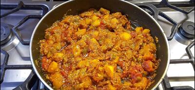  طرز تهیه یتیمچه یک غذای سالم و گیاهی با بادمجان و سیب زمینی