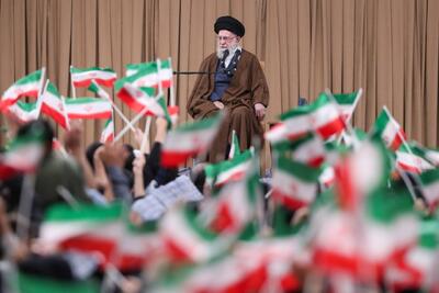  روایت خبرنگار «فرهیختگان» از دیدار دانش‌آموزان با رهبر انقلاب