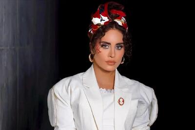  سفر پرحاشیه الناز شاکردوست بعد از مرد شدنش در حال استراحت در ساحل