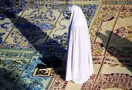  پخش نماز جماعت به امامت یک زن از تلویزیون | تصاویر