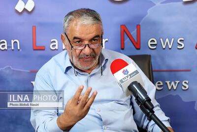  از تسخیر سفارت آمریکا همچنان دفاع می‌کنم/ اجازه بدهیم برای مذاکره یک تصمیم واحد در کشور گرفته شود