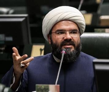  هرکسی به ایجاد اختلاف داخلی دامن بزند در زمین دشمن بازی می کند