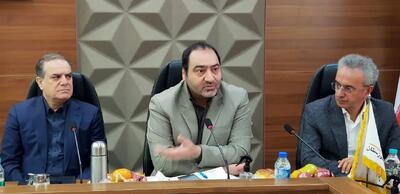  چراغ صنعت است که چراغ خانه را روشن نگه می دارد