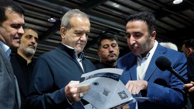  فیلم/ بازدید رئیس‌جمهور از نمایشگاه فناوری‌های نوین کشور
