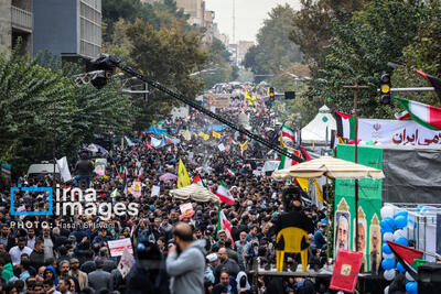  ساخت سرودهای انقلابی نیازمند توجه به الگوهای دهه ۶۰ است/ زمینه‌سازی برای فعالیت جوانان