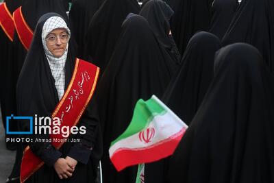  نواختن زنگ استکبار ستیزی