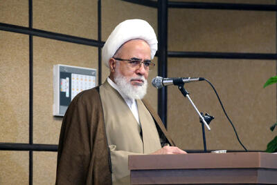  امام جمعه کرمانشاه: تسخیر لانه جاسوسی نقاب را از چهره استکبار جهانی برداشت