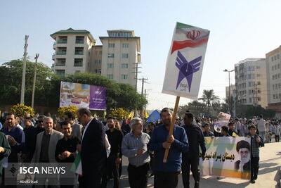  طلوعی دوباره از غیرت انقلابی؛ حضور پرشور پیر و جوان بوشهری در ۱۳ آبان