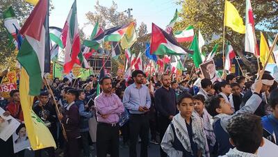  حضور پرشور دانش‌آموزان گرگانی در راهپیمایی یوم‌الله ۱۳ آبان / فریاد استکبارستیزی در گلستان طنین‌انداز شد