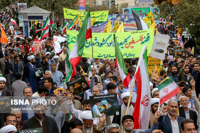  یک عضو جامعه روحانیت مبارز: ۱۳ آبان نشان داد ملت ایران چگونه در برابر زورگویان عالم می‌ایستد