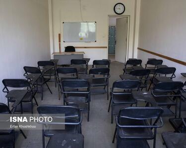 با چالش صندلی‌های خالی مواجه‌ایم/ آینده رشته‌های ضروری کشور نگران کننده است