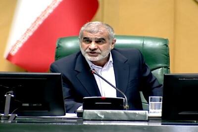  نیکزاد: امضاهای طلایی همچنان وجود دارد/ وزیر اقتصاد مانع صدور مقررات خلق الساعه شود