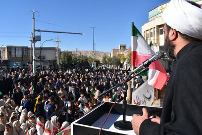  ملت ایران هرگز زیر بار زور استکبار جهانی نخواهد رفت