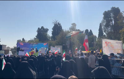  فریاد اسکتبارستیزی دانش آموزان شیرازی در ۱۳ آبان
