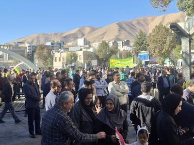  آغاز راهپیمایی ۱۳ آبان در سنندج