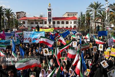  بصیرت دانش‌ آموزان و دانشجویان مشت محکم بر دهان دشمن بود