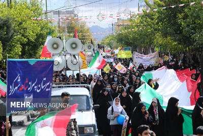  آغاز راهپیمایی روز ۱۳ آبان در شهرکرد
