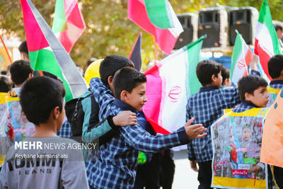  مراسم استکبارستیز ۱۳ آبان در آران و بیدگل برگزار شد