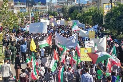  فریاد وحدت و استکبارستیزی مردم آزادشهر در ۱۳ آبان - پارس فوتبال