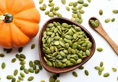  فریب طعم رو نخور! تخمه کدو خام سالم‌تره یا بو داده؟