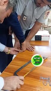  عملیات رهاسازی دست دانش آموز بابلی از نیمکت + فیلم