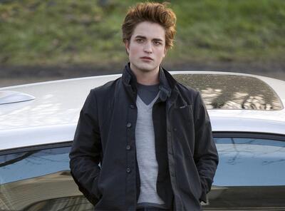 رابرت پتینسون از تأثیر شگفت‌انگیز Twilight پس از ۲۰ سال می‌گوید
