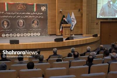  پیوند نسل پیشکسوت و جوان در آیین نکوداشت فعالان قرآنی در مشهد| خاطره‌گویی قاری نوجوان مشهدی از دیدار با سردار شهید سلیمانی و هدیه انگشتر یادگار