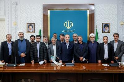  پزشکیان: تفویض اختیار به استان‌ها در راستای رفع خودتحریمی‌ها انجام شد