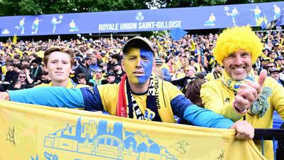  هوادار یعنی این؛ ۱۵۰۰ کیلومتر دوچرخه‌سواری برای تماشای بازی تیم محبوب! / عکس