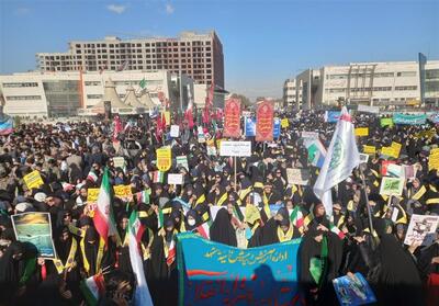  طوفان بیداری در 13 آبان/ ملت ایران دوباره در برابر استکبار صف‌آرایی کرد/ نمایش اقتدار ملی   فیلم - تسنیم