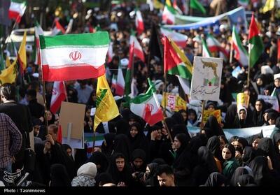  قیام دانش‌آموزان کاشانی در یوم‌الله 13 آبان/تجدید بیعت با آرمان‌های انقلاب فیلم - تسنیم