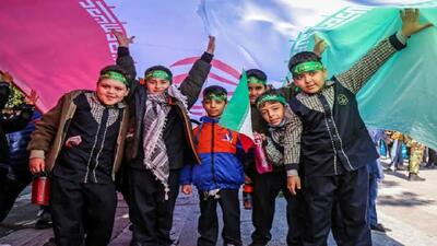  فریاد استکبار ستیزی لرستانی‌ها در راهپیمایی ۱۳ آبان + فیلم