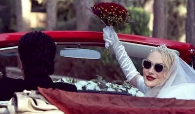  مقایسه جذاب ماشین عروس بازیگران ایرانی که هریک داستانی برای گفتن دارد/ BMW بهاره رهنما، مرسدس بنز رضا گلزار و عروسش، بنز نوستالژیک آرام جعفری و مینا مختاری