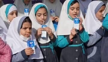  توضیح وزیر آموزش و پرورش درباره توزیع شیر در مدارس
