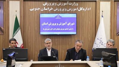  مشاور وزیر: راه برون‌رفت از چالش‌های آموزشی بازگشت به مدرسه است