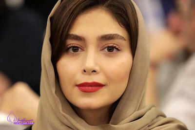  استایل جذاب دیبا زاهدی در کیش جلب‌توجه کرد