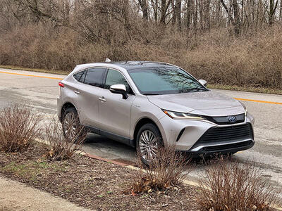  تکنولوژی و آینده‌نگری در تویوتا ونزا؛ نگاهی به سیستم‌های هوشمند و ایمنی پیشرفته