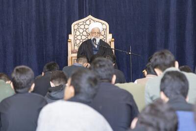  امام جمعه یزد: طلبگی مسئولیتی الهی برای هدایت جامعه است