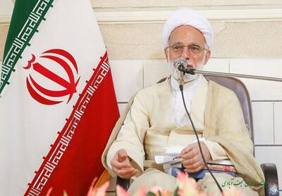  توسعه پایدار با خودکفایی، نیروی انسانی کارآمد و تقویت روحیه مقاومت محقق می‌شود