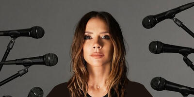  ویکتوریا بکهام در مراسم شوالیه شدن همسرش، با ساعت الماسی درخشید - چی بپوشم