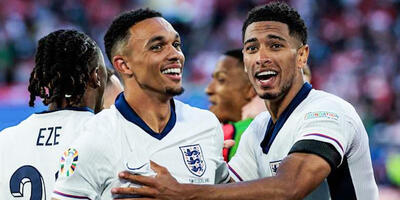  پرواز لندن- مادرید برای کوتاهی مو! آقایان آرایشگر مورد اعتمادشان را عوض نمی‌کنند - چی بپوشم