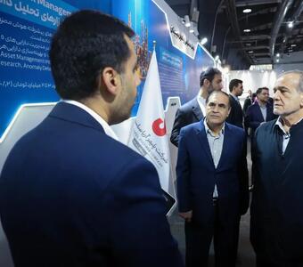  بازدید رئیس‌جمهور از غرفه آریاساسول در نمایشگاه فناوری‌های پیشرفته ایران 