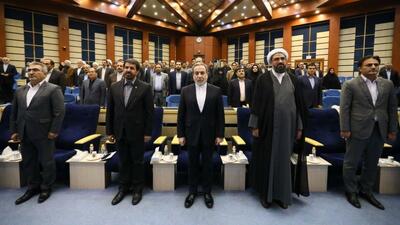  فیلم/ وزیر امور خارجه در جلسه شورای اداری استان همدان :  مقاومت مردم و ایستادگی ملی در جنگ ۱۲ روزه در مقابل دشمنی که همه مرزهای جنایت را رد کرده، نشان داد مردم به دولت و حکومت اعتماد دارند
