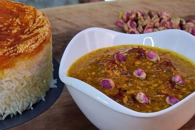  آموزش آشپزی / طرز تهیه خورشت پسته؛ غذایی لوکس با برنج زعفرانی ایرانی