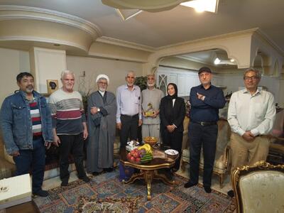  تندیس‌هایی مردمی در دستان قهرمانانی گمنام