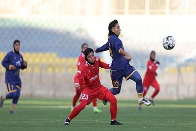  جنجال بازیکن تیم زنان؛ پرچم استقلال در زمین پرسپولیس - کلبه سرگرمی