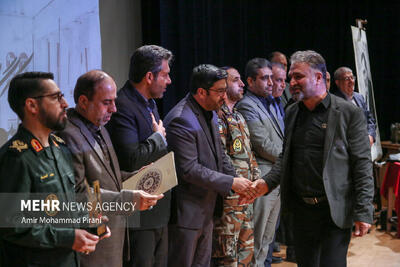  کنگره ۲۷۰ شهید دانش‌آموز دبیرستان ماندگار امام صادق(ع) قم برگزار شد